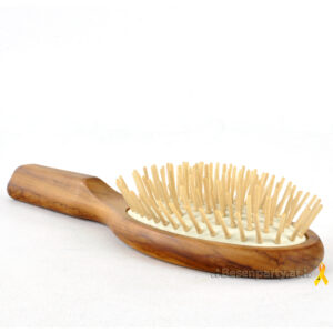 Haarbürste, oval, geöltes Olivenholz, Hainbuchenholzstifte, 9 Reihen